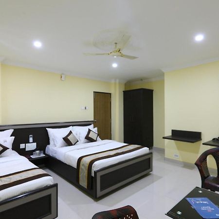 Madrasi Airport Hotel - Saibala Chennai Exterior foto