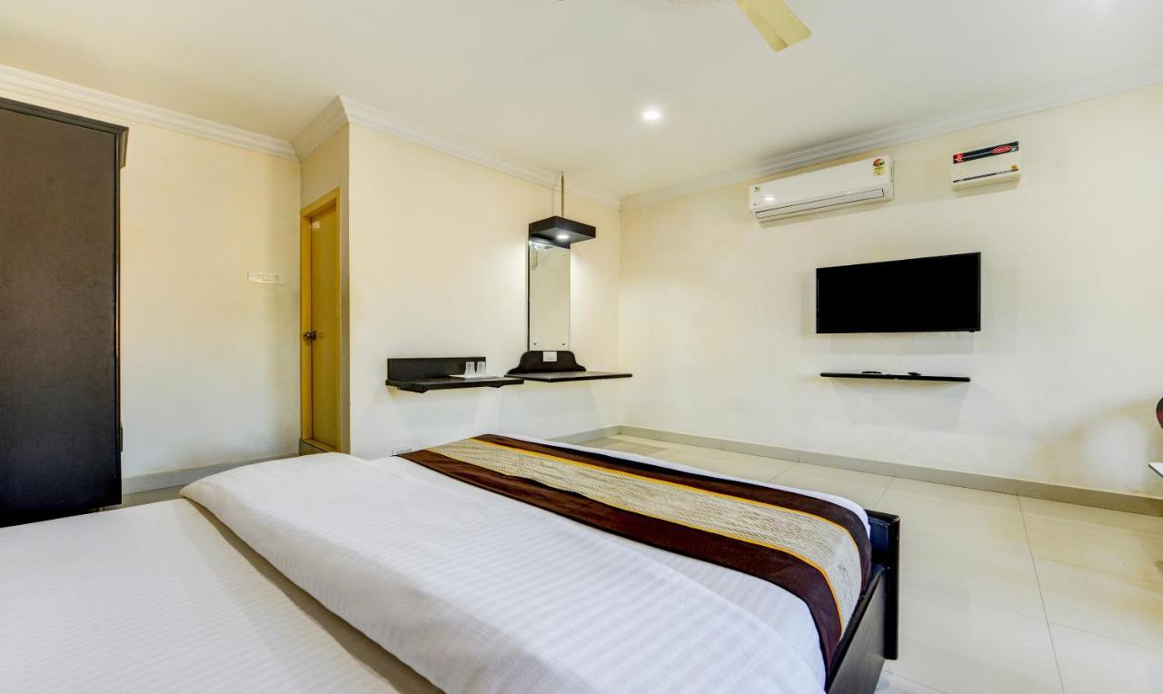 Madrasi Airport Hotel - Saibala Chennai Exterior foto