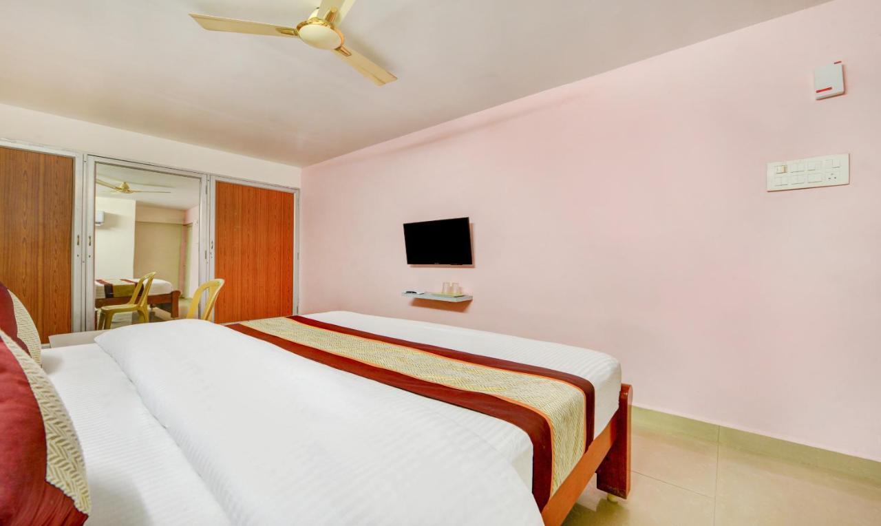Madrasi Airport Hotel - Saibala Chennai Exterior foto